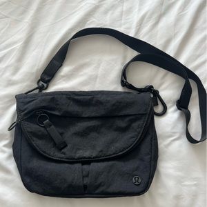 Lululemon 5L festival bag